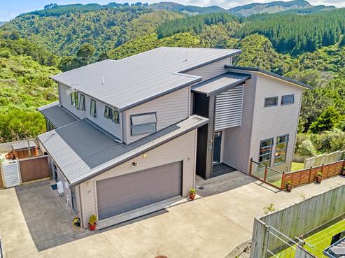11 Percy Kinsman Crescent, Riverstone Terraces