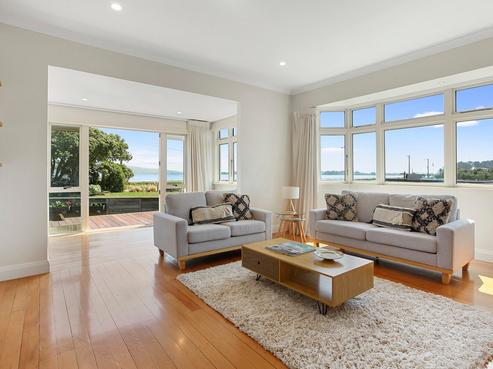 16 Rocking Horse Road, Southshore