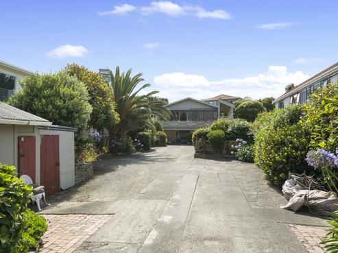 8 Marine Parade, Paraparaumu Beach