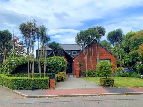 27 Lavandula Crescent, Burnside