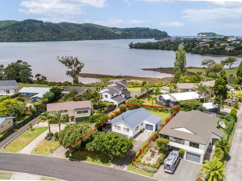 141 Durrant Drive, Whangamata
