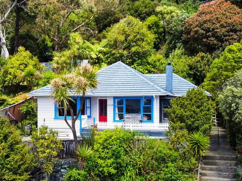 9 Holmes Grove, Naenae
