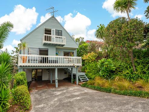 1/6 Theodora Place, Mairangi Bay