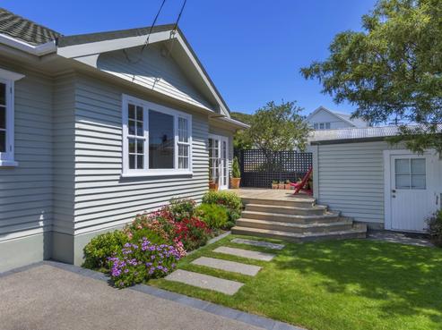 29 Firth Terrace, Karori