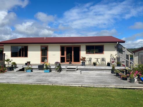 2 Bishop Road, Parapara