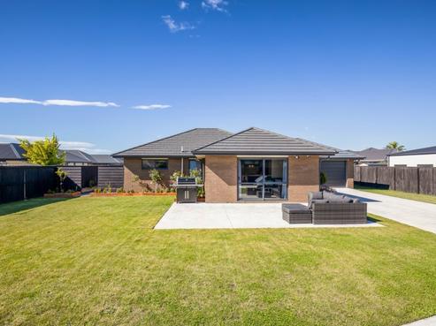 14 Wearing Place, Woodend Beach