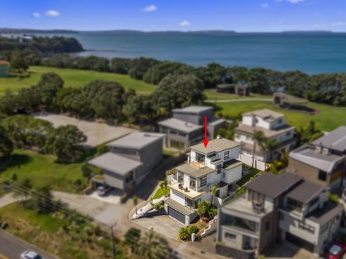 133 Beach Road, Castor Bay