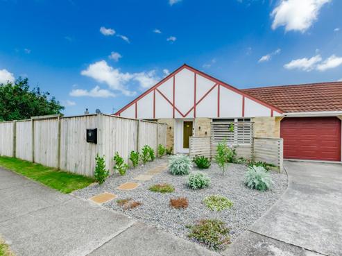 15 Rewarewa Crescent, Waikanae