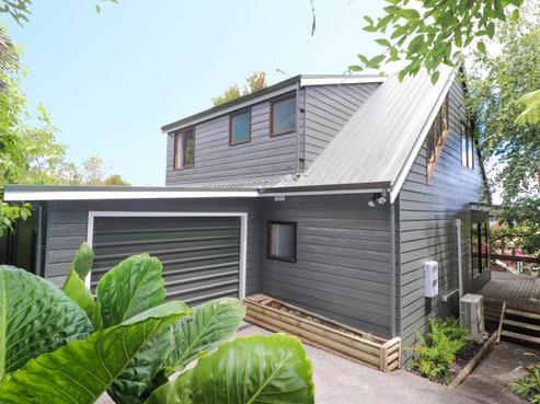 12 Adams Road, Thornton Bay