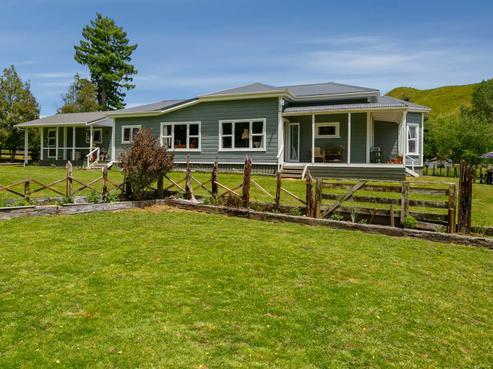 298 Oio Road, Owhango