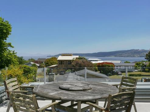 2/12 Kurupae Road, Hilltop