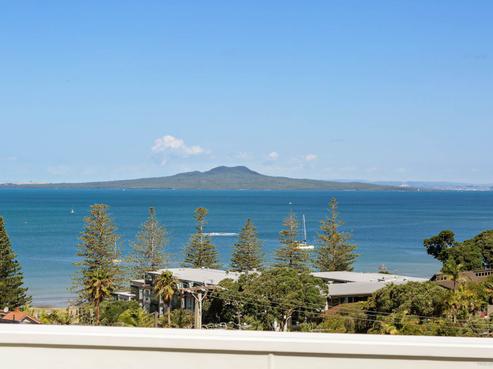16 Oban Road, Browns Bay