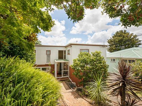 12 De Val Drive, Titirangi