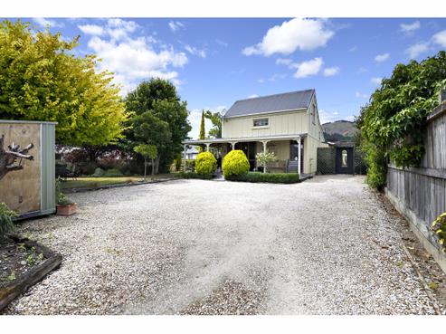12 Ivy Crescent, Richmond