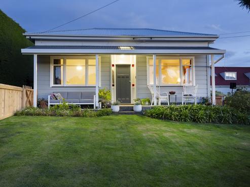70 Preston Crescent, Belleknowes