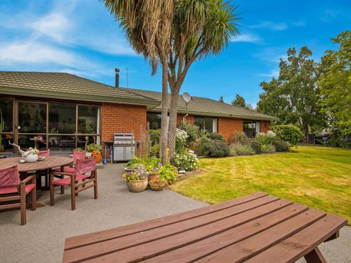2 Woodglen Drive, Woodend