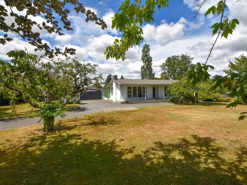 485 High Street South, Carterton