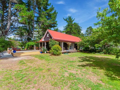 352 White Road, Broadlands Forest