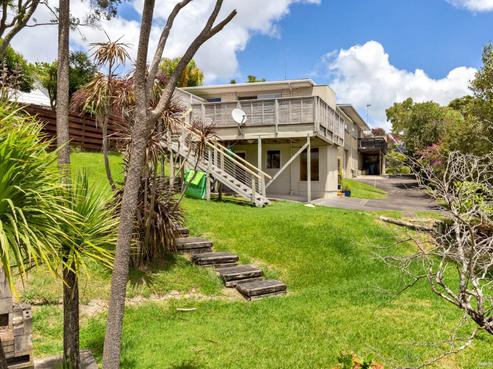 2/7 Lingham Crescent, Torbay