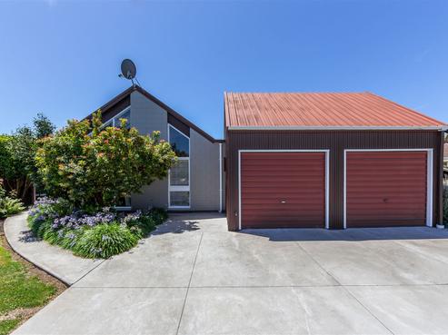 1/38 Ambleside Drive, Burnside