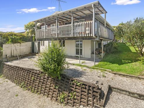 4 Tracey Terrace, Te Atatu South