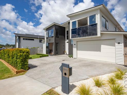 6 Dinning Road, Riverhead