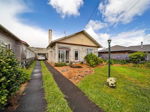 8 Vogel Street, Hawera