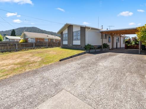 12 Deborah Place, Mangakakahi