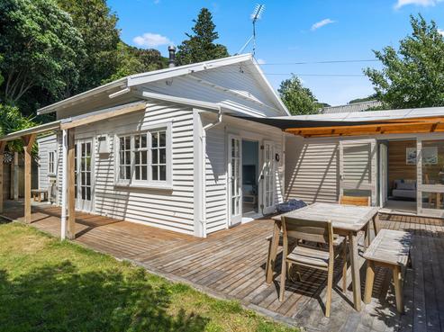 247 Muritai Road, Eastbourne