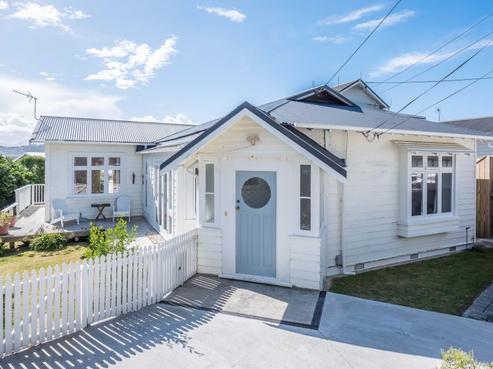 5 Freyberg Street, Lyall Bay