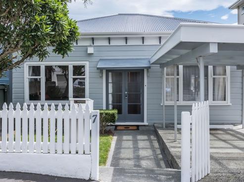 7 Blucher Avenue, Newtown