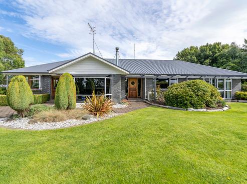 107 Roslyn Road, Roslyn Bush
