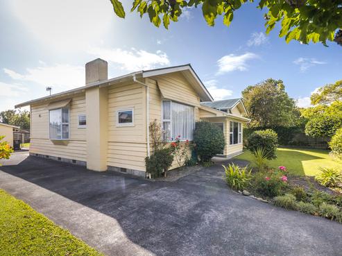 7 Moerangi Street, West End