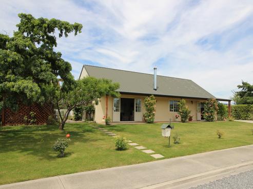 2 Fir Close, Alexandra