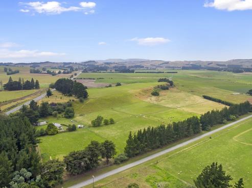 15 Darrochs Road, Domett