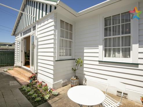 5A Nikau Grove, Woburn