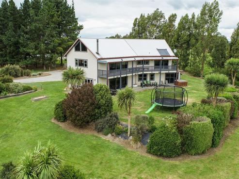 589 Bristol Road, Hadlow