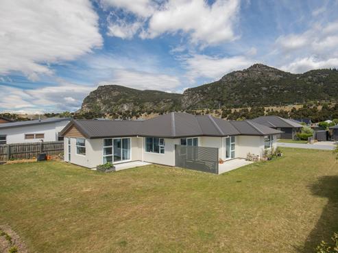 42 Sherwin Avenue, Albert Town