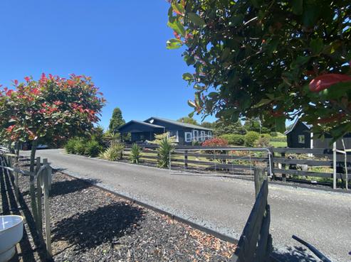 2 Beach Road, Urenui