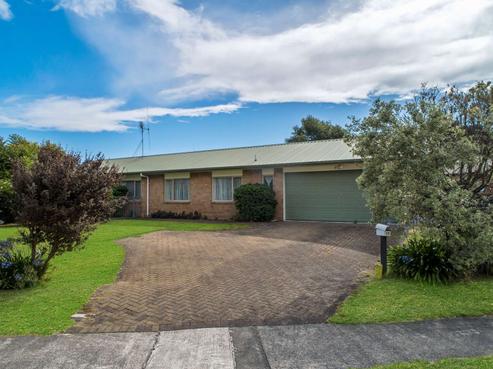 19 Catalina Drive, Melville