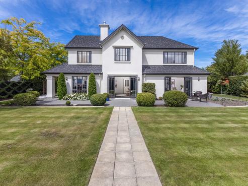 102 Regents Park Drive, Casebrook