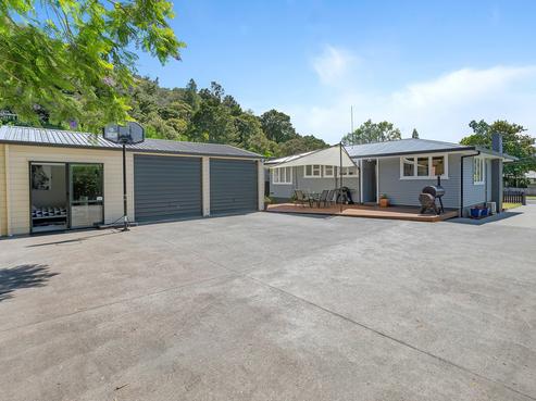 5 Woodhill Close, Avenues