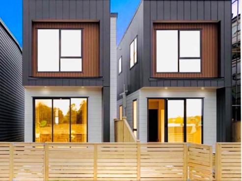 42 Parahau Road, Papakura