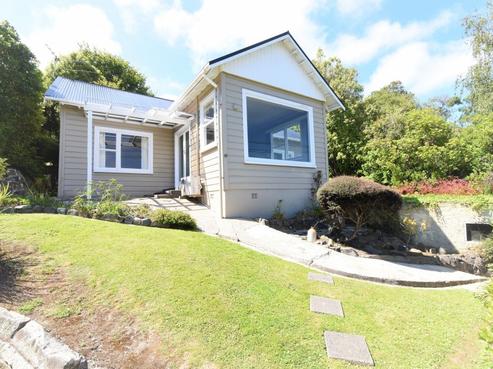 16 Marine Parade, Macandrew Bay
