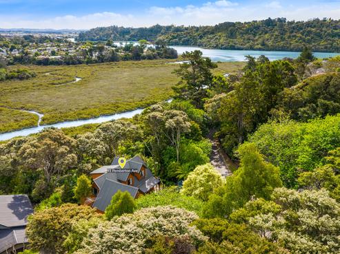 91 Pemberton Avenue, Bayview