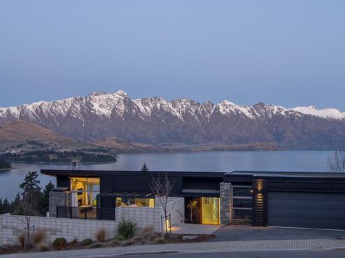 11 Aspen Grove, Fernhill/Sunshine Bay