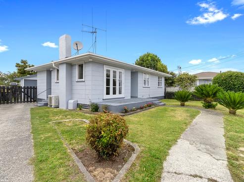 45 Pine Avenue, Bader