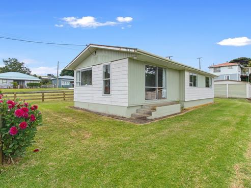 1066 Pouewe Street, Kawhia