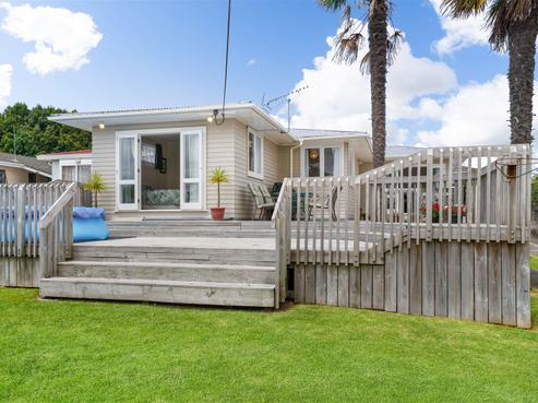 11 Paton Avenue, Te Atatu South
