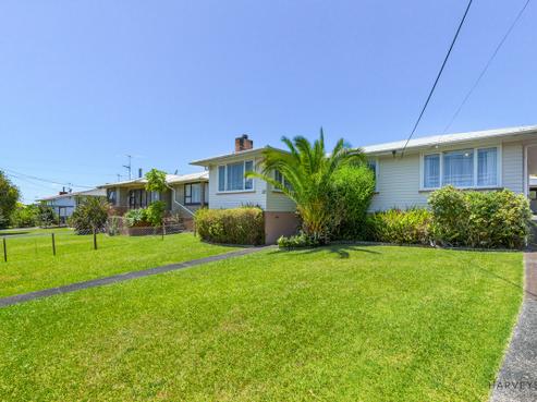 5 Cobham Crescent, Kelston